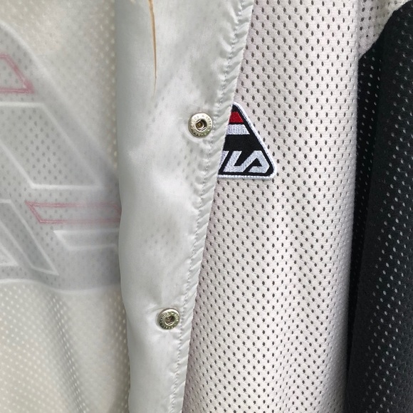 Men’s Fila jacket L machine wash hang drylike new - Picture 8 of 11